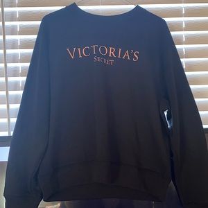 Victoria Secret Pullover, never worn.